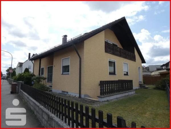 Immobilie in Weiherhammer - Ein Zuhause mit viel Platz und gemütlichem Charme - Bild 0