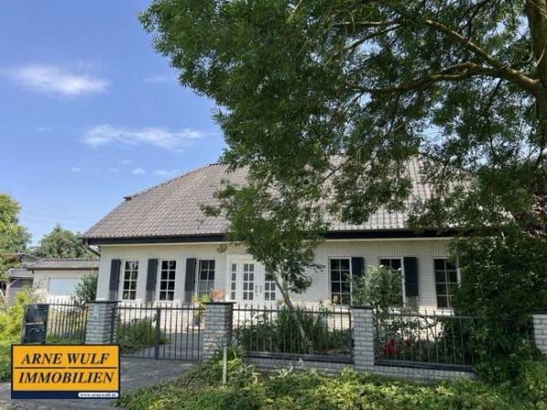 Immobilie in Goldberg - **Exklusives Landhaus** Wohnen auf höchstem Niveau - Bild 1