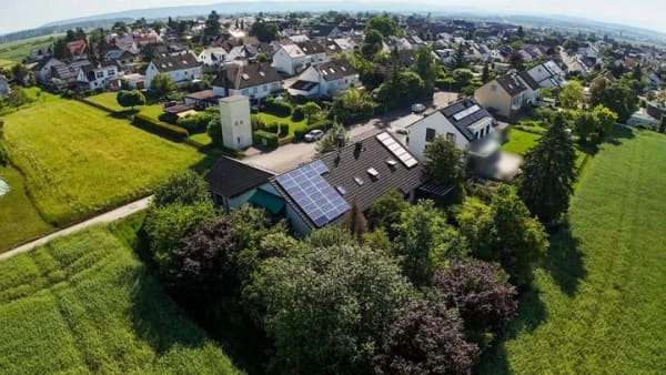 Immobilie in Gäufelden - VERKAUFSSTART: Beeindruckendes Wohn- und Geschäftshaus in idyllischer Wohnlage - Bild 1