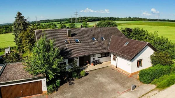 Immobilie in Gäufelden - VERKAUFSSTART: Beeindruckendes Wohn- und Geschäftshaus in idyllischer Wohnlage - Bild 2