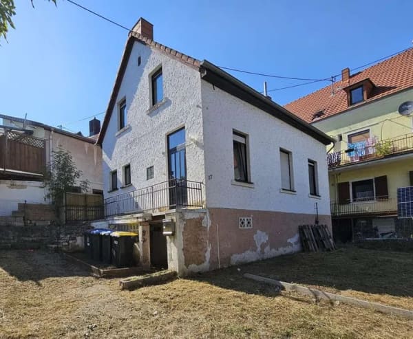 Immobilie in Schiffweiler - *provisionsfrei* Sanierungsbedürftiges Einfamilienhaus mit Grundstück in Schiffweiler, ruhige Lage - Bild 0