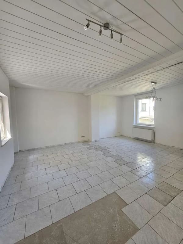 Immobilie in Schiffweiler - *provisionsfrei* Sanierungsbedürftiges Einfamilienhaus mit Grundstück in Schiffweiler, ruhige Lage - Bild 3