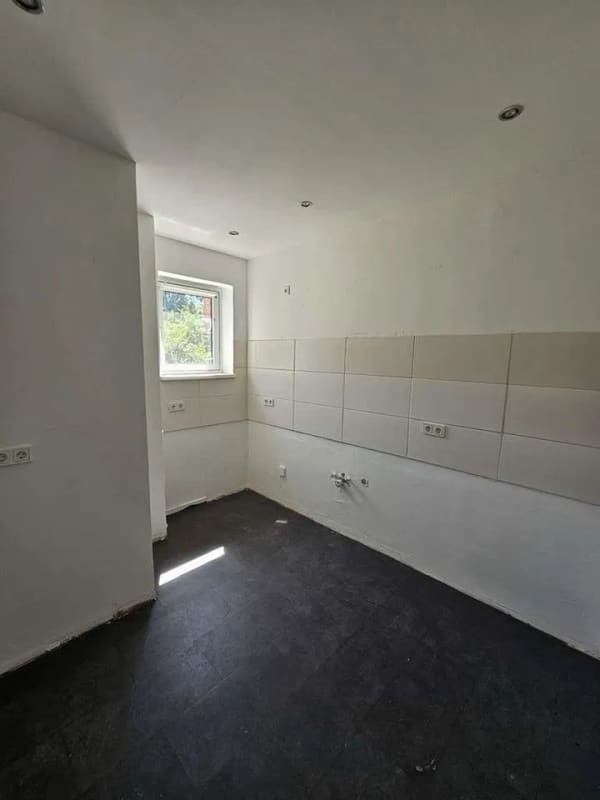 Immobilie in Schiffweiler - *provisionsfrei* Sanierungsbedürftiges Einfamilienhaus mit Grundstück in Schiffweiler, ruhige Lage - Bild 4