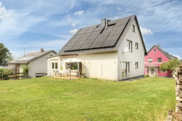 Immobilie in Gehlert - Fast fertig! Modernisiertes Einfamilienhaus mit großem Garten in ruhiger Lage - Bild 0