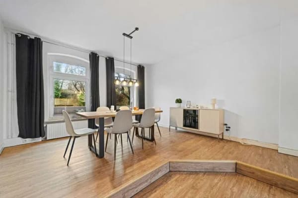 Immobilie in Hohenwestedt - Wohnen, vermieten oder kombinieren – großzügiges Haus mit historischem Charme - Bild 0