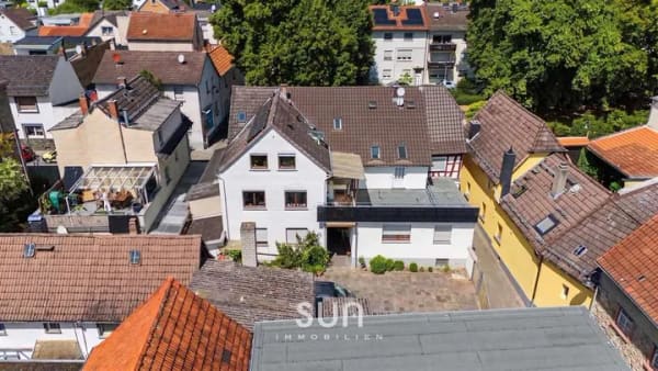 Immobilie in Flörsheim - GROSS IM RAUMANGEBOT, STARK BEI DER RENDITE – 350 m², 12 Zimmer & 6,8 %+ in Flörsheim - Bild 0