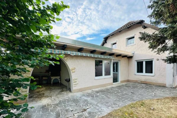 Immobilie in Wettstetten - Seltene Gelegenheit nahe Ingolstadt | Freistehendes Haus mit Garten & Garage - Bild 0