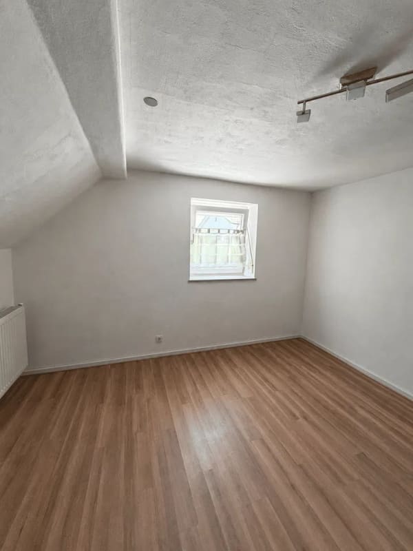 Immobilie in Wettstetten - Seltene Gelegenheit nahe Ingolstadt | Freistehendes Haus mit Garten & Garage - Bild 1