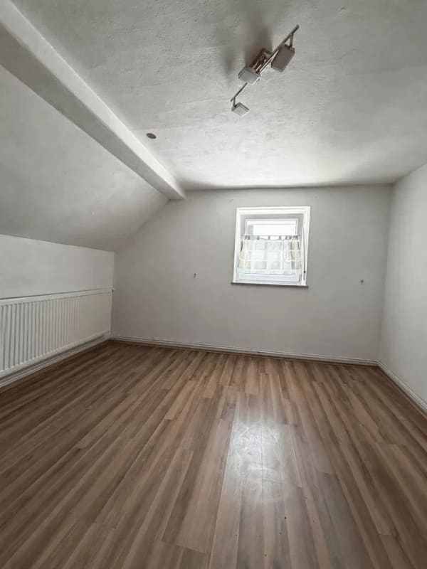 Immobilie in Wettstetten - Seltene Gelegenheit nahe Ingolstadt | Freistehendes Haus mit Garten & Garage - Bild 2