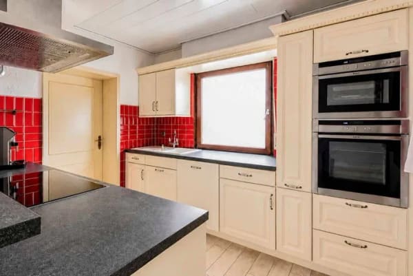 Immobilie in Rullstorf - Solide vermietet mit Perspektive: Einfamilienhaus auf 832 m² Grundstück in Scharnebeck - Bild 2