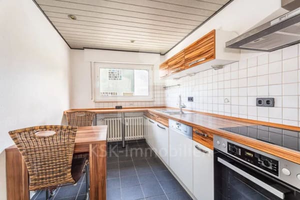 Immobilie in Bornheim - Schöne 4-Zimmer-Eigentumswohnung mit Balkon und Stellplatz! - Bild 1