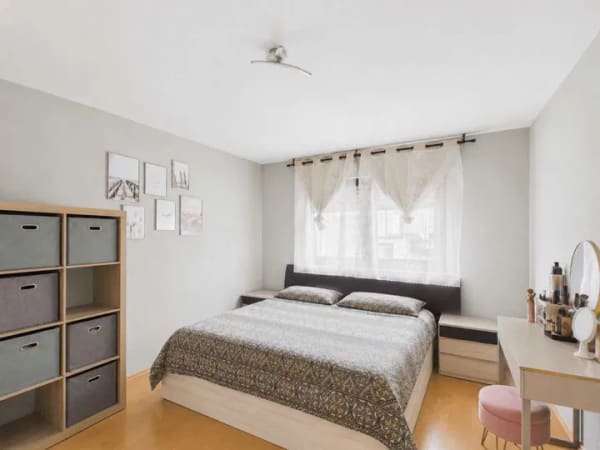 Immobilie in Oberasbach - Großzügige 4-Zimmer-Wohnung mit 119 m², Loggia und Tiefgaragenstellplatz in Oberasbach - Bild 2