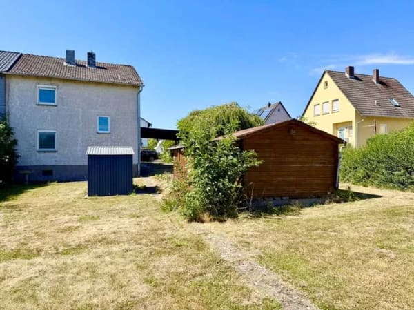 Immobilie in Friedewald - Doppelhaushälfte mit Garten und viel Potenzial in Friedewald! - Bild 0