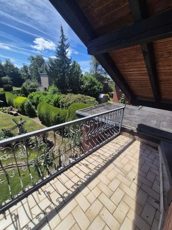Immobilie in Bückeburg - Charmantes Einfamilienhaus mit traumhaftem Südgarten, Wintergarten und Doppelgarage - Bild 2