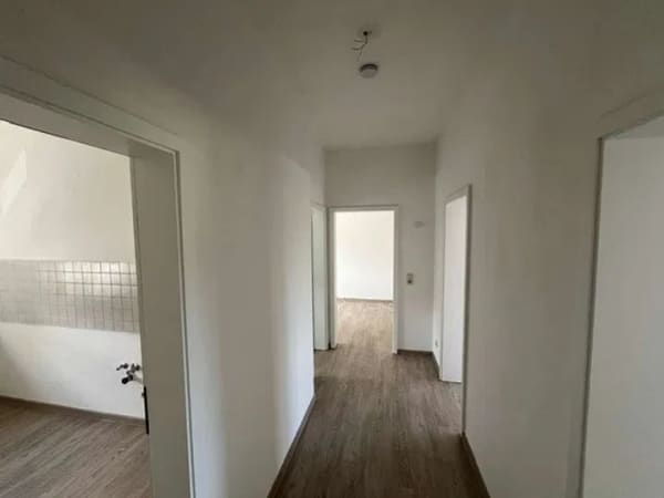 Immobilie in Borna - 3 Raum  +  Garage perfekt für Eigennutzer - Bild 3