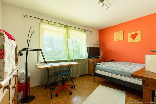Immobilie in Löffingen - Großzügiges Wohnhaus am Kurpark - Platz für Familie, mehrere Generationen oder bis zu drei Einheiten - Bild 4