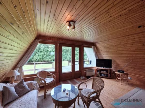 Immobilie in Kröslin - Dr. Lehner Immobilien NB - 
Ferienhaus mit großem Grundstück an der  Ostsee - Bild 0