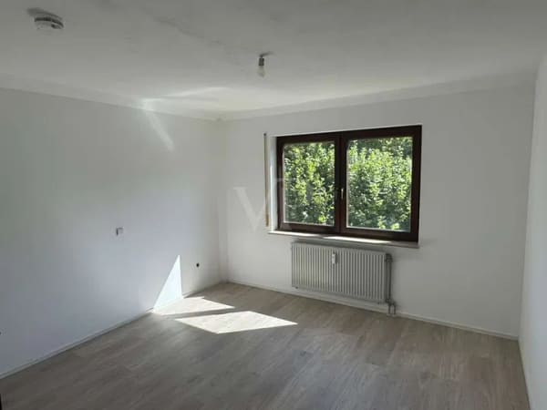 Immobilie in Bad Mergentheim - Frisch renovierte, bezugsfertige Wohnung mit Balkon ! - Bild 2