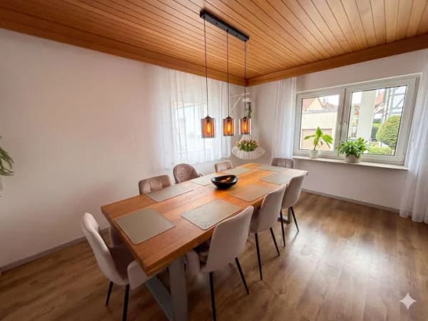 Immobilie in Neckarwestheim - Gemütliches Einfamilienhaus mit Einliegerwohnung in zentraler Lage  - Bild 0