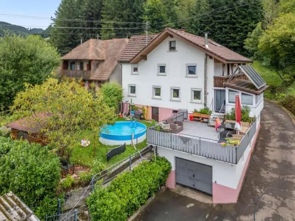 Immobilie in Gutach im Breisgau - Einfamilienhaus mit vielfältigen Möglichkeiten in idyllischer Lage!  - Bild 1