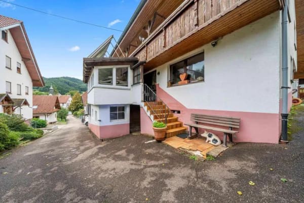 Immobilie in Gutach im Breisgau - Einfamilienhaus mit vielfältigen Möglichkeiten in idyllischer Lage!  - Bild 3