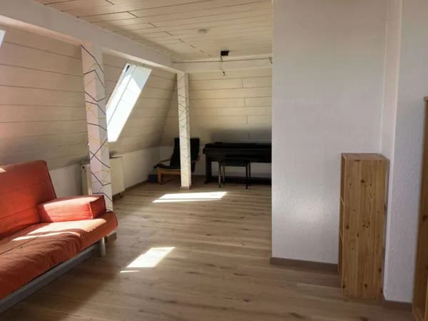Immobilie in Ulm - Gemütliche 2,5-Zimmer-Dachgeschoss-Wohnung in Ulm in zentraler Stadtlage mit 65 m² Grundfläche - Bild 1