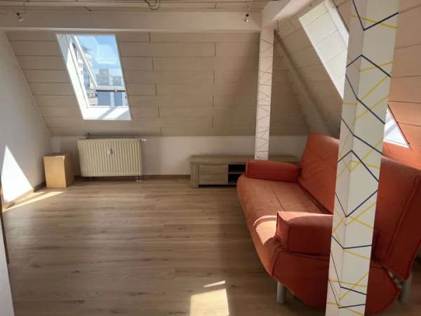 Immobilie in Ulm - Gemütliche 2,5-Zimmer-Dachgeschoss-Wohnung in Ulm in zentraler Stadtlage mit 65 m² Grundfläche - Bild 2