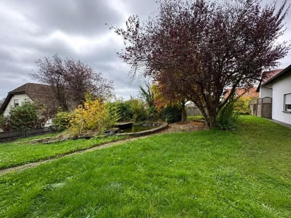 Immobilie in Waxweiler - Gepflegtes Einfamilienhaus mit Kachelofen, Garage & Garten in der Eifel - Bild 2