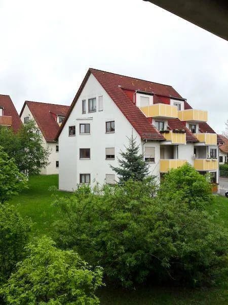 Immobilie in Glauchau - Kapitalanlage oder zukünftiges Eigenheim - großzügige 3-Raum-Wohnung mit Balkon in Niederlungwitz - Bild 0