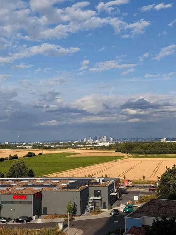 Immobilie in Liederbach - Provisionsfrei, modernisierte 2-Zimmer-Wohnung mit Skylineblick in Liederbach - Bild 0