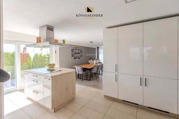Immobilie in Mötzingen - TOP-Energieeffizienzenzklasse A  255 m² Wohnfläche 10 Zimmer Platz für ALLE inkl. Hobbies & Garten! - Bild 0