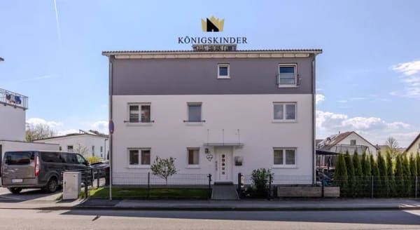 Immobilie in Mötzingen - TOP-Energieeffizienzenzklasse A  255 m² Wohnfläche 10 Zimmer Platz für ALLE inkl. Hobbies & Garten! - Bild 2