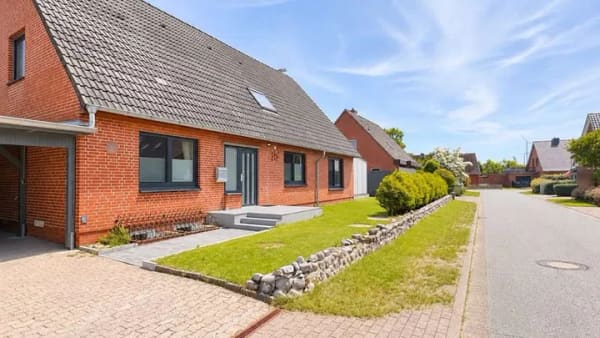 Immobilie in Jübek - Viel Platz & 2025 energetisch saniert - Bild 0