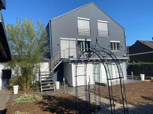 Immobilie in Herborn - Eleganz trifft Natur mit privatem Wellnessbereich und idyllischem Garten in Herborn - Bild 2