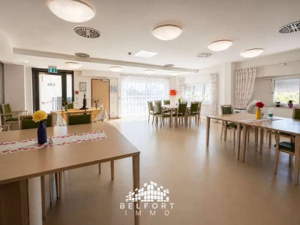 Immobilie in Gerolzhofen - PFLEGEIMMOBILIE ALS KAPITALANLAGE – CA. 60 M² DOPPELZIMMER IN GEROLZHOFEN ZU VERKAUFEN - Bild 3
