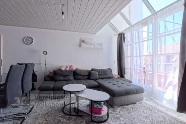 Immobilie in Neustetten - Charmante Maisonettewohnung mit Loggia und Carport in begehrter Wohnlage - Bild 1