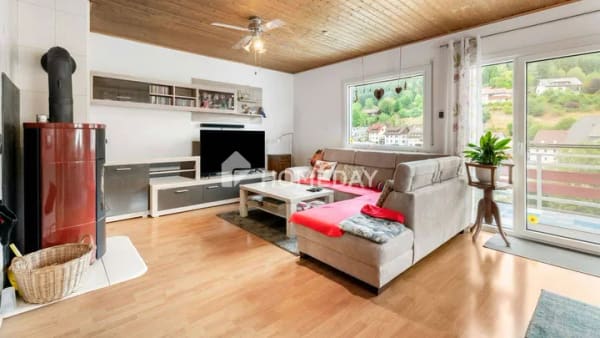 Immobilie in Vöhrenbach - Mehr Raum für gemeinsame Wohnideen: Familienhaus in Hanglage mit Einliegerwohnung - Bild 4