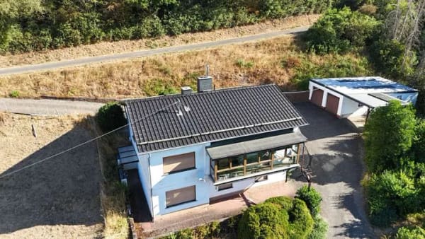 Immobilie in Lirstal - Einfamilienwohnhaus in toller Aussichtslage mit einem Gesamtgrundstück von rd. 2.888 m² - Bild 1