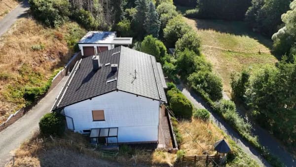 Immobilie in Lirstal - Einfamilienwohnhaus in toller Aussichtslage mit einem Gesamtgrundstück von rd. 2.888 m² - Bild 3