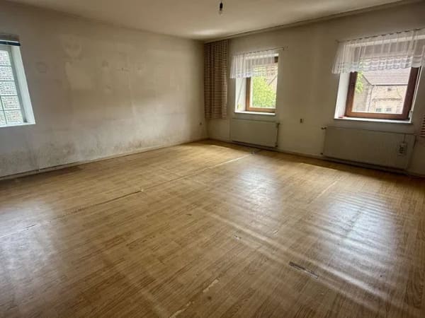Immobilie in Horschbach - Ein Haus voller Möglichkeiten - großzügiges Raumangebot für Ihre Wohnideen - Bild 3
