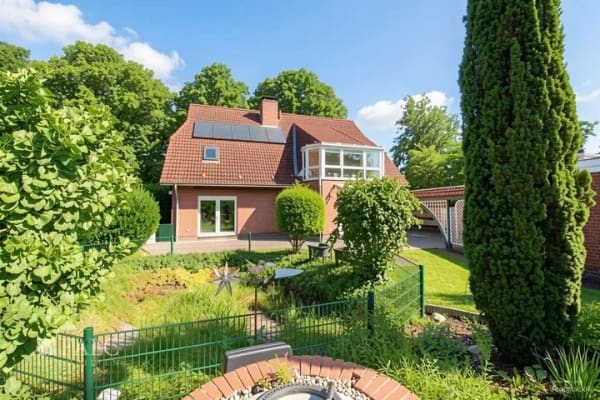 Immobilie in Lübow - +++ Perfekt für zwei Generationen: Großzügiges Wohnhaus nahe Wismar mit Garten, Garage & Keller +++ - Bild 1