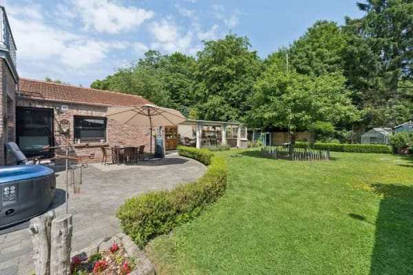 Immobilie in Issum - Modernisiertes Zweifamilienhaus mit Terrasse, Garten & Garage in zentraler Lage - Bild 2