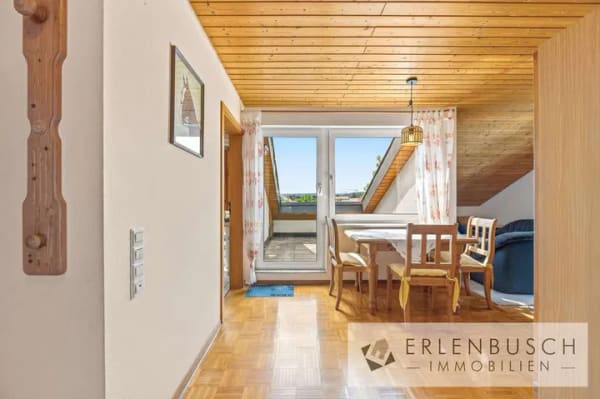 Immobilie in Rudersberg - Helle Dachgeschosswohnung mit Balkon und Einzelgarage - Bild 2