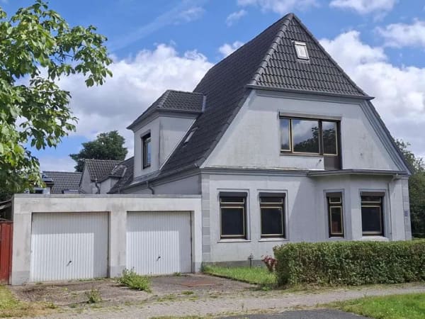 Immobilie in Wilhelmshaven - Ihr neues Zuhause mit Geschichte, Charakter und Ausbaureserve in ruhiger Lage, Nähe Klinikum! - Bild 1