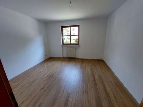 Immobilie in Bad Tölz - Für Kapitalanleger | Vermietete helle 2,5-Zimmer Wohnung mit Balkon und Potential - Bild 1