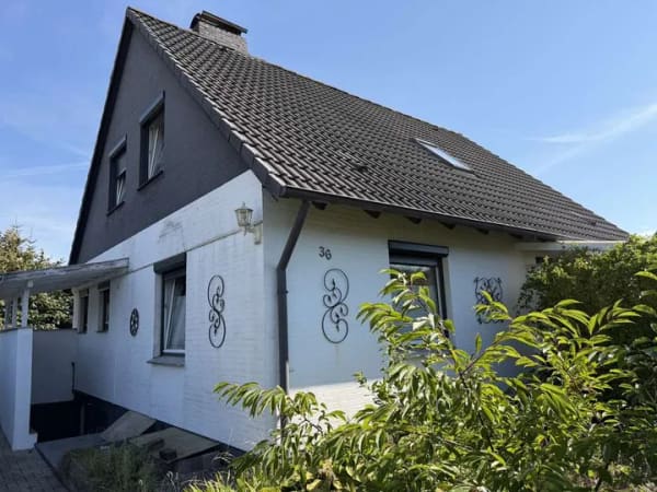 Immobilie in Borgstedt - Bestens familiengerechtes, freistehendes, teilmodernisiertes Einfamilienhaus in toller Lage! - Bild 0