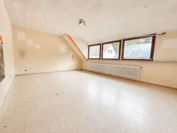 Immobilie in Großrosseln - Viel Raum für neue Ideen – Ein- bis Zweifamilienhaus mit vielseitigen Möglichkeitel in Großrosseln - Bild 2