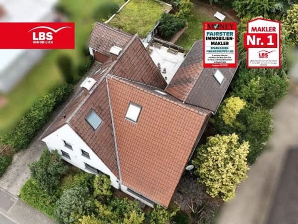 Immobilie in Blomberg - Zweifamilienhaus in bester Wohnlage mit Garten und Garage in Blomberg - Bild 0