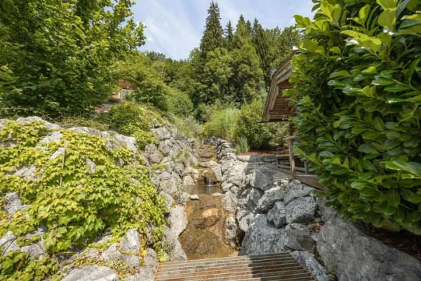 Immobilie in Kreuth - Flexibles Raumwunder: Großzügiges Wohnungs-Ensemble mit Gärten, Stellplätzen und Sauna - Bild 3