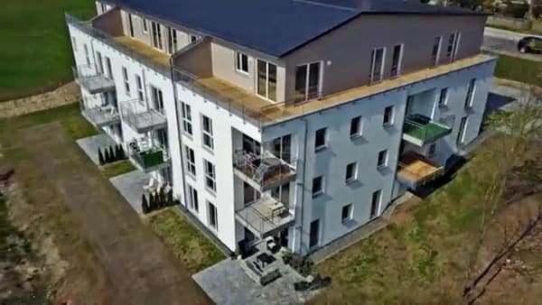 Immobilie in Wernberg-Köblitz - Exklusive Penthousewohnung mit umlaufendem Balkon und 4 Stellplätzen in Wernberg-Köblitz  - Bild 0